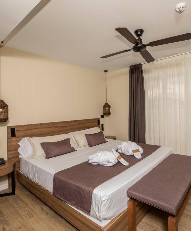 Eques Petit Resort Cala D´Or Екстериор снимка